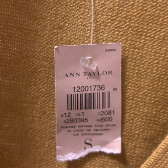 Ann Taylor tunic length cardigan sweater. Very soft material! Size small - Picture 3 of 8